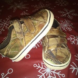 RealTree.Slip on shoes. Toddler 4.